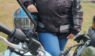 Dr. Mitsu Chavda  -  Lawyer , Biker, traveler, motivational speaker, career counselor  and Sexual wellness Whisperer.