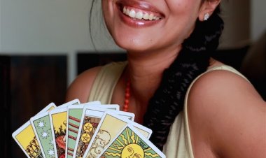 Tete-a-Tete with Celebrity Tarot Reader Shambhavi