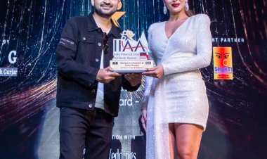 Rahul Ranjan honored with Indo International Achievers Award by Actress Malaika Arora